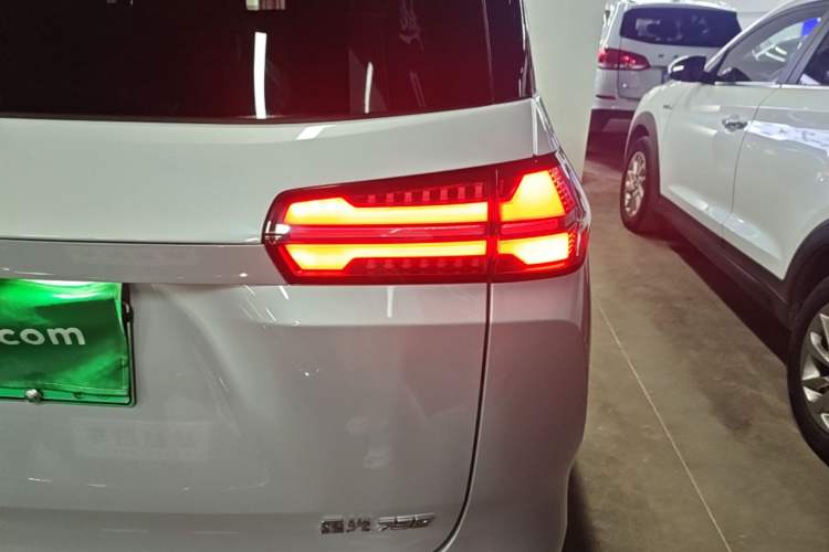 Used Wuling Starlight 730 2025 Model Plug-in Hybrid 125km Luxury Edition Right Rear Taillight