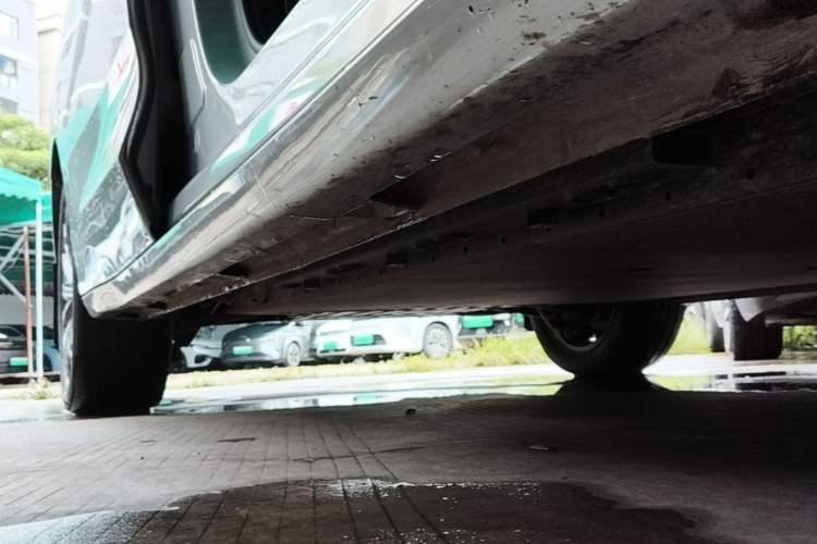 Used Wuling Starlight 730 2025 Model Pure Electric 500km Luxury Edition Right Side Sill