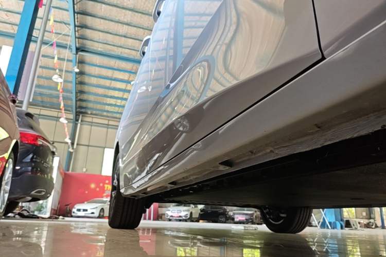 Used Wuling Starlight 730 2025 Model Pure Electric 500km Luxury Edition Right Side Sill