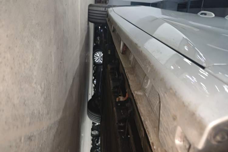 Used Wuling Starlight 730 2025 Model Plug-in Hybrid 125km Luxury Edition Right Side Sill