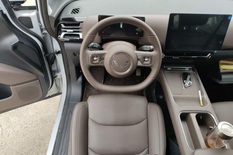 Used Wuling Starlight 730 2025 Model Plug-in Hybrid 125km Luxury Edition Steering Wheel