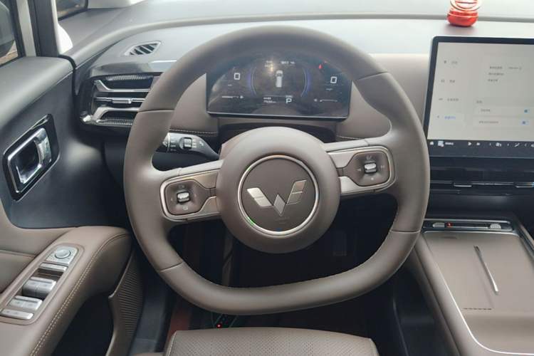 Used Wuling Starlight 730 2025 Model Plug-in Hybrid 125km Luxury Edition Steering Wheel