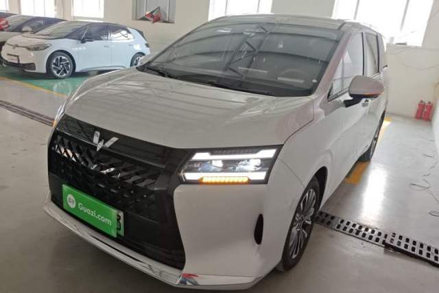 Used Wuling Starlight 730 2025 Model Plug-in Hybrid 125km Luxury Edition