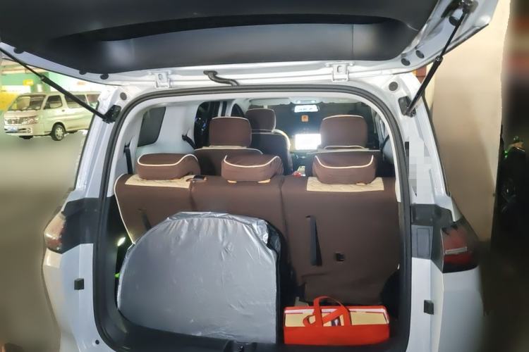 Used Wuling Starlight 730 2025 Model Plug-in Hybrid 125km Luxury Edition Trunk