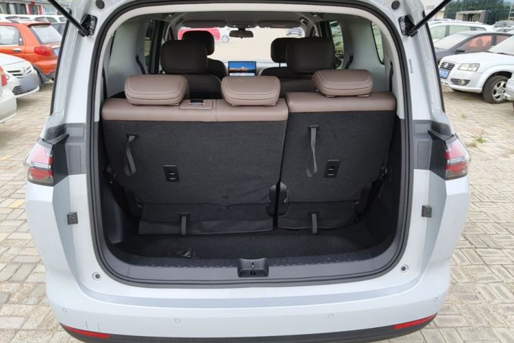Used Wuling Starlight 730 2025 Model Plug-in Hybrid 125km Luxury Edition Trunk