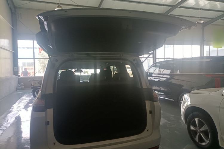 Used Wuling Starlight 730 2025 Model Plug-in Hybrid 125km Luxury Edition Trunk
