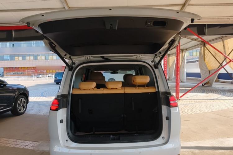 Used Wuling Starlight 730 2025 Model Plug-in Hybrid 125km Luxury Edition Trunk