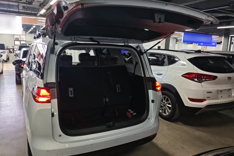 Used Wuling Starlight 730 2025 Model Plug-in Hybrid 125km Luxury Edition Trunk