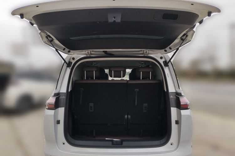 Used Wuling Starlight 730 2025 Model Plug-in Hybrid 125km Luxury Edition Trunk