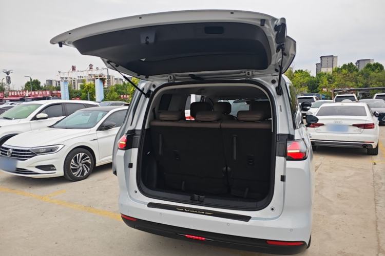 Used Wuling Starlight 730 2025 Model Plug-in Hybrid 125km Luxury Edition Trunk