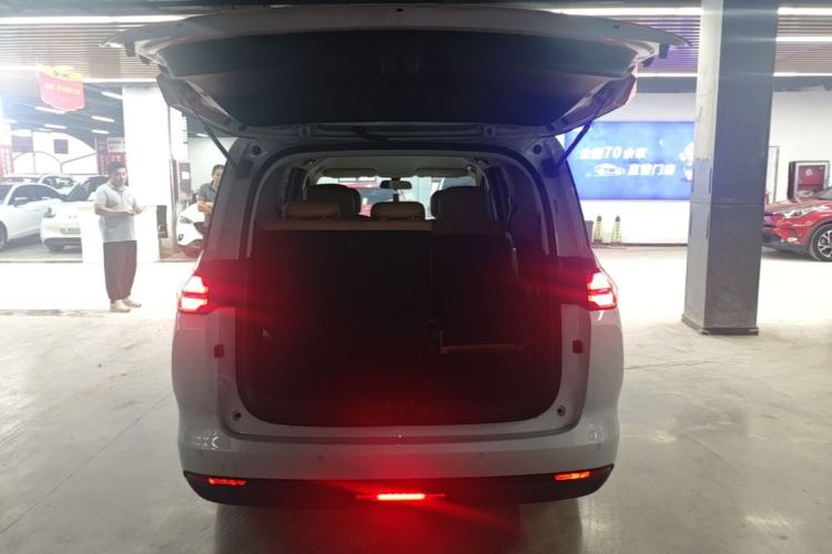 Used Wuling Starlight 730 2025 Model Plug-in Hybrid 125km Luxury Edition Trunk