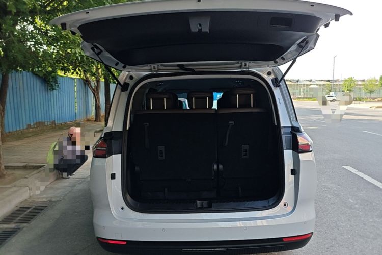 Used Wuling Starlight 730 2025 Model Plug-in Hybrid 125km Luxury Edition Trunk