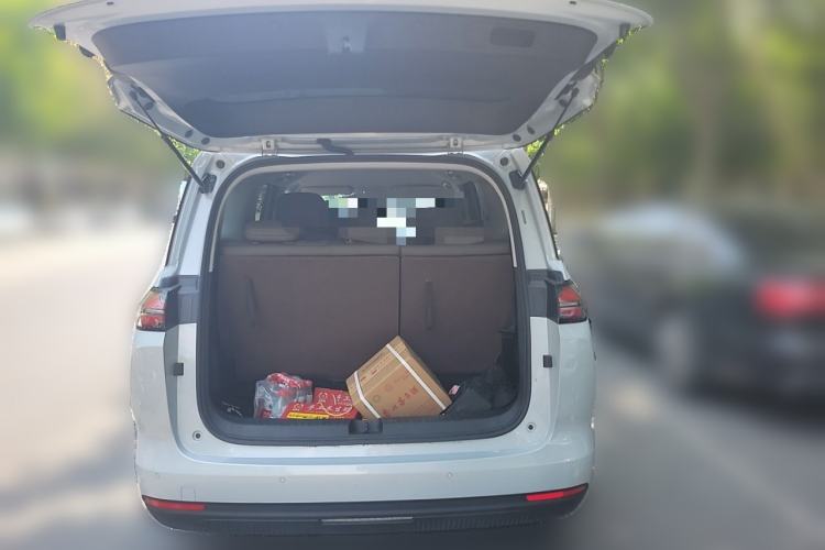 Used Wuling Starlight 730 2025 Model Plug-in Hybrid 125km Luxury Edition Trunk