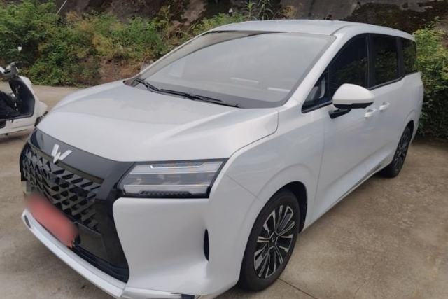 Used Wuling Starlight 730 2025 Model Plug-in Hybrid 125km Luxury Edition