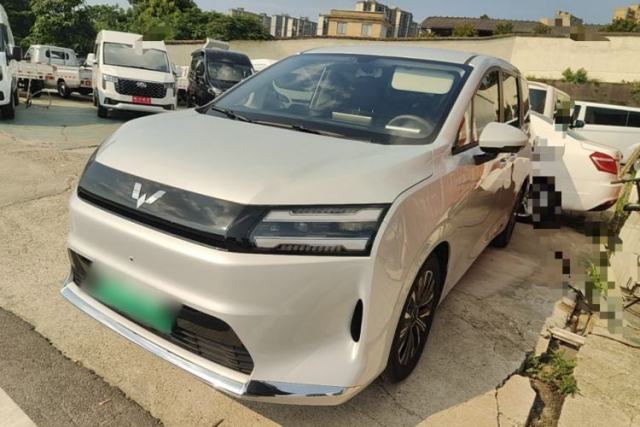 Used Wuling Starlight 730 2025 Model Pure Electric 500km Luxury Edition