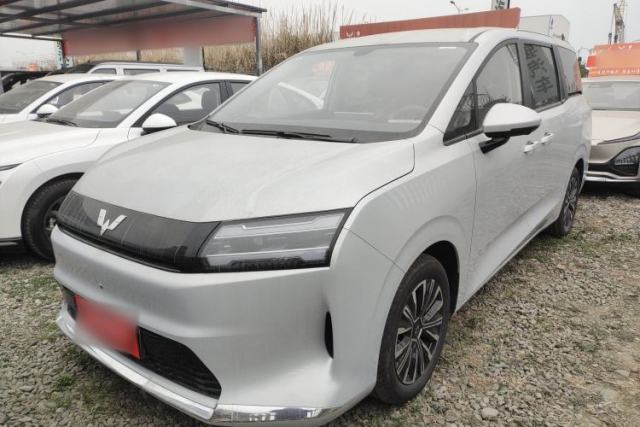 Used Wuling Starlight 730 2025 Model Pure Electric 500km Luxury Edition