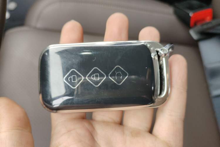 Used Wuling Starlight 730 2025 Model Plug-in Hybrid 125km Luxury Edition Vehicle Key