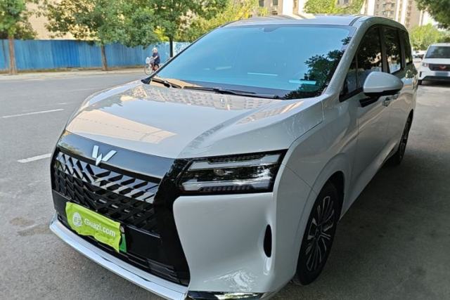 Used Wuling Starlight 730 2025 Model Plug-in Hybrid 125km Luxury Edition