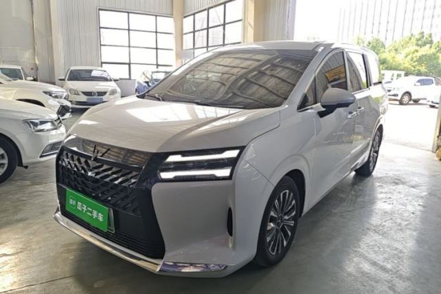 Used Wuling Starlight 730 2025 Model Plug-in Hybrid 125km Luxury Edition