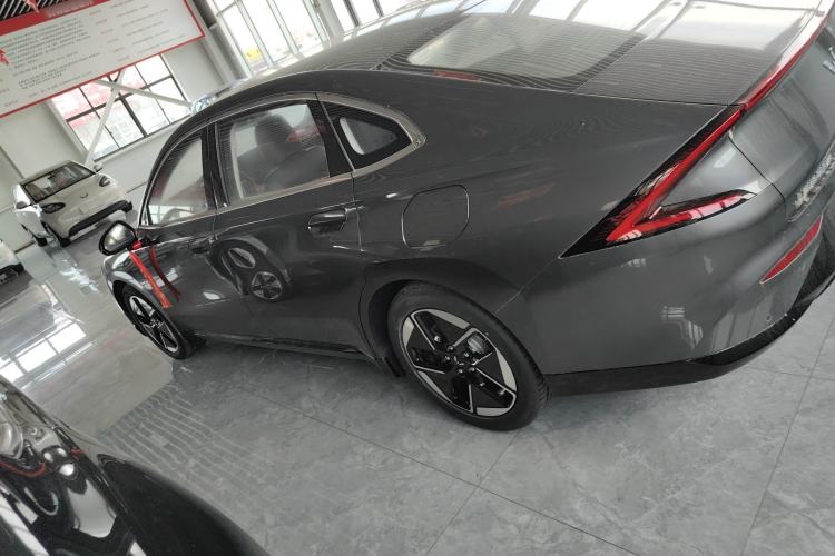 Used Wuling Xingguang 2024 Co-Creation Edition 150 Advanced Model Exterior 5