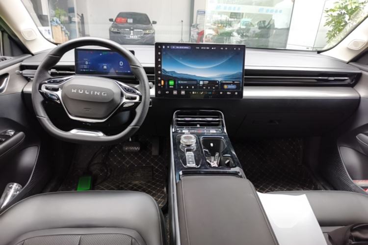 Used Wuling Xingguang 2023 150 Advanced Edition Center Console