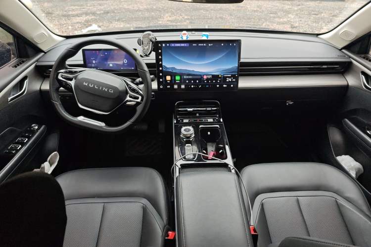 Used Wuling Xingguang 2023 150 Advanced Edition Center Console