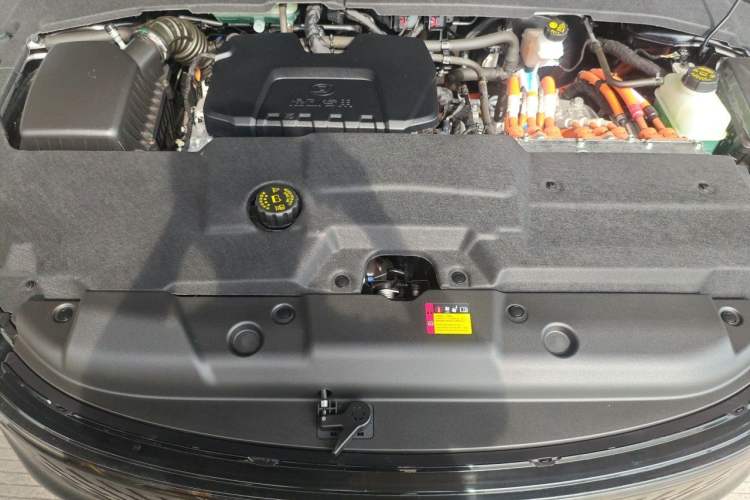 Used Wuling Xingguang 2023 150 Advanced Edition Engine Bay