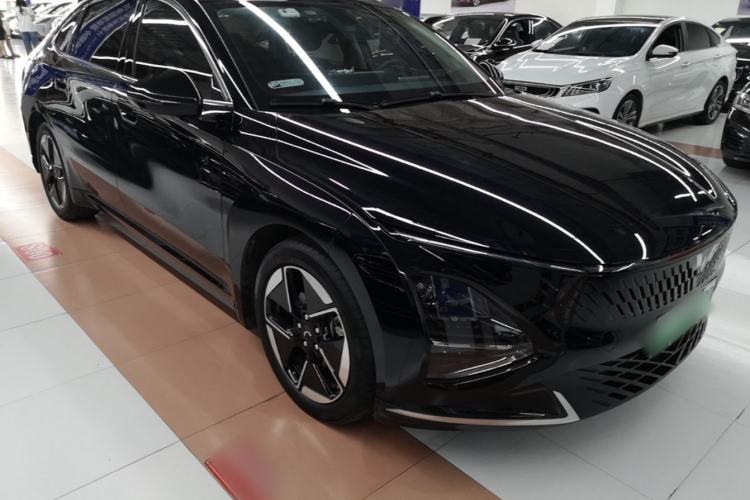 Used Wuling Xingguang 2023 150 Advanced Edition Front Right 45 Deg