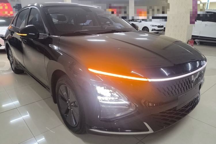 Used Wuling Xingguang 2023 70 Standard Edition Front Right 45 Deg