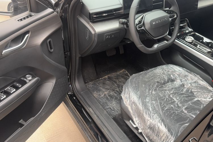 Used Wuling Xingguang 2023 150 Advanced Edition Interior 2