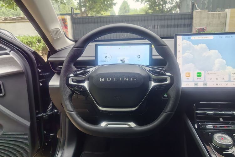 Used Wuling Xingguang 2023 150 Advanced Edition Interior 2