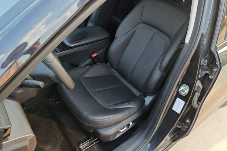 Used Wuling Xingguang 2023 70 Standard Edition Left Front Seat
