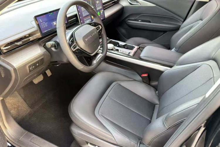 Used Wuling Xingguang 2023 150 Advanced Edition Left Front Seat