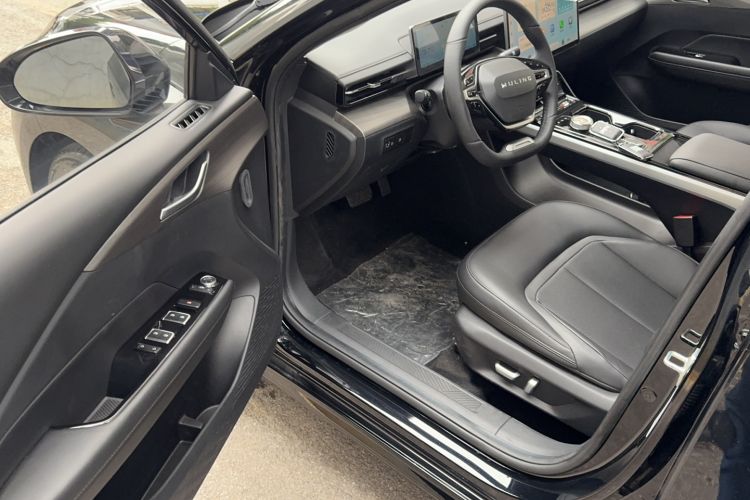 Used Wuling Xingguang 2023 150 Advanced Edition Left Front Seat