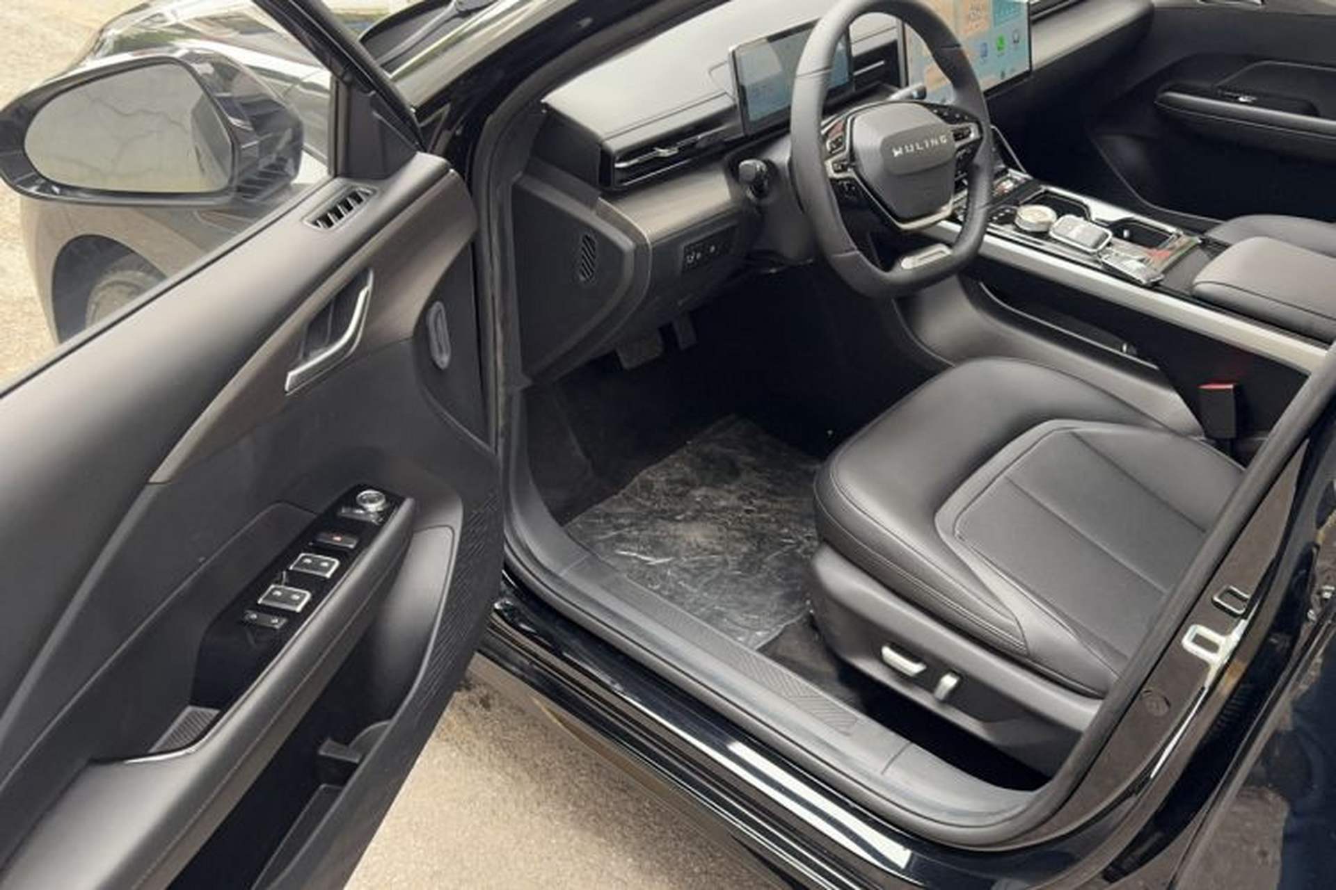 Used Wuling Xingguang 2023 150 Advanced Edition Left Front Seat