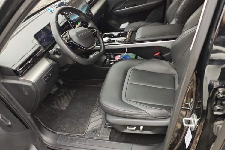 Used Wuling Xingguang 2023 150 Advanced Edition Left Front Seat