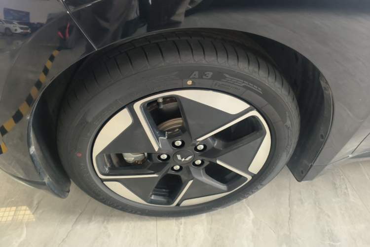 Used Wuling Xingguang 2023 150 Advanced Edition Left Front Wheel Hub