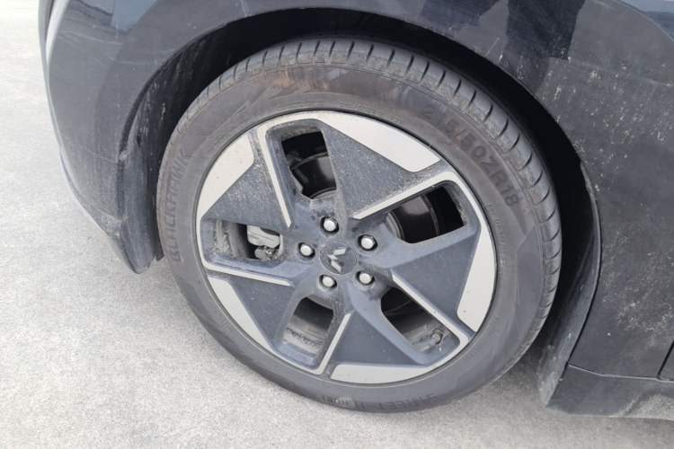 Used Wuling Xingguang 2023 150 Advanced Edition Left Front Wheel Hub