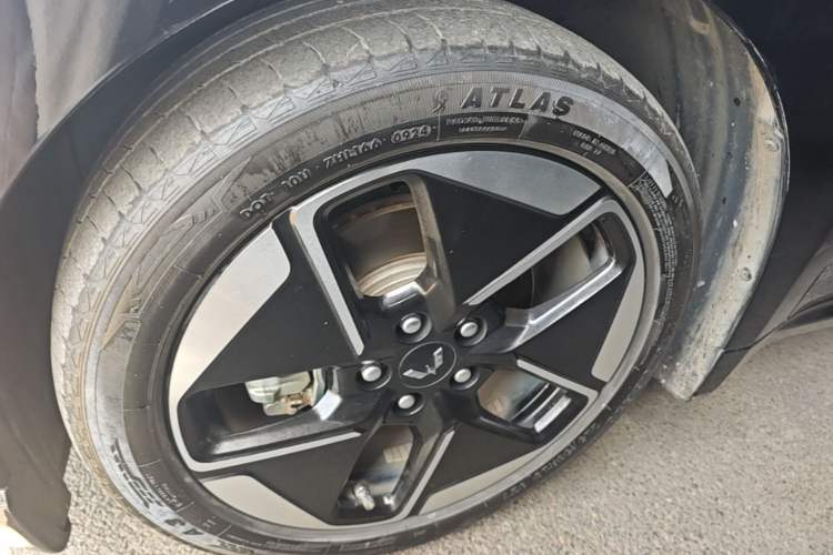 Used Wuling Xingguang 2023 150 Advanced Edition Left Front Wheel Hub