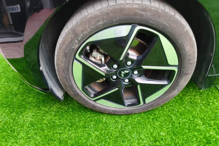 Used Wuling Xingguang 2023 150 Advanced Edition Left Front Wheel Hub