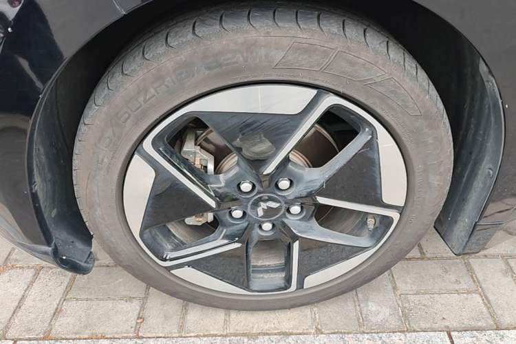 Used Wuling Xingguang 2023 150 Advanced Edition Left Front Wheel Hub