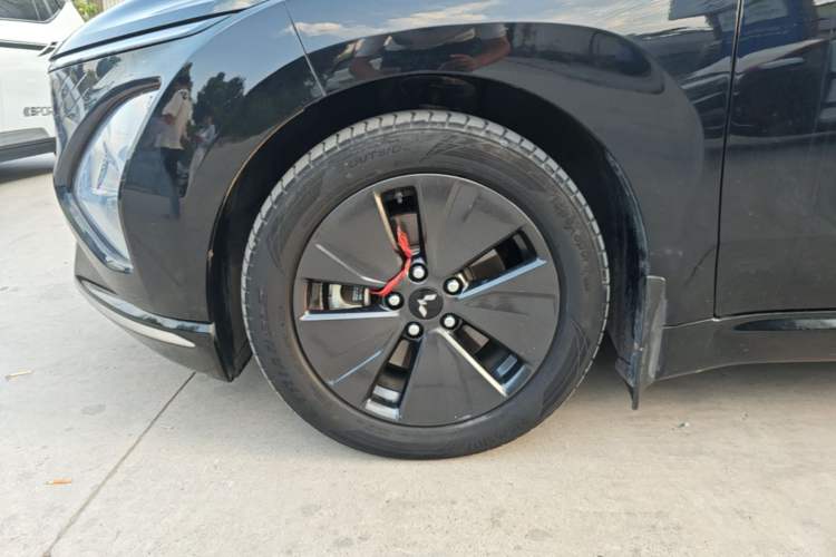 Used Wuling Xingguang 2023 70 Standard Edition Left Front Wheel Hub
