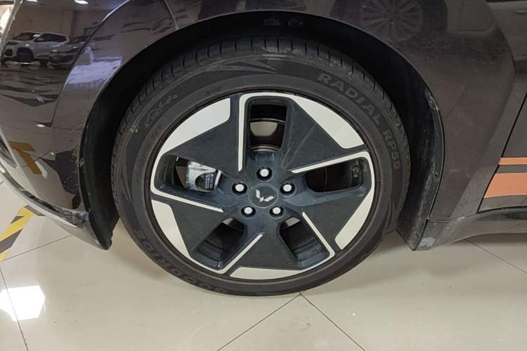 Used Wuling Xingguang 2023 150 Advanced Edition Left Front Wheel Hub