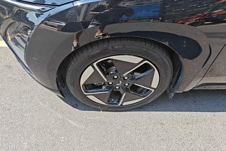 Used Wuling Xingguang 2023 150 Advanced Edition Left Front Wheel Hub