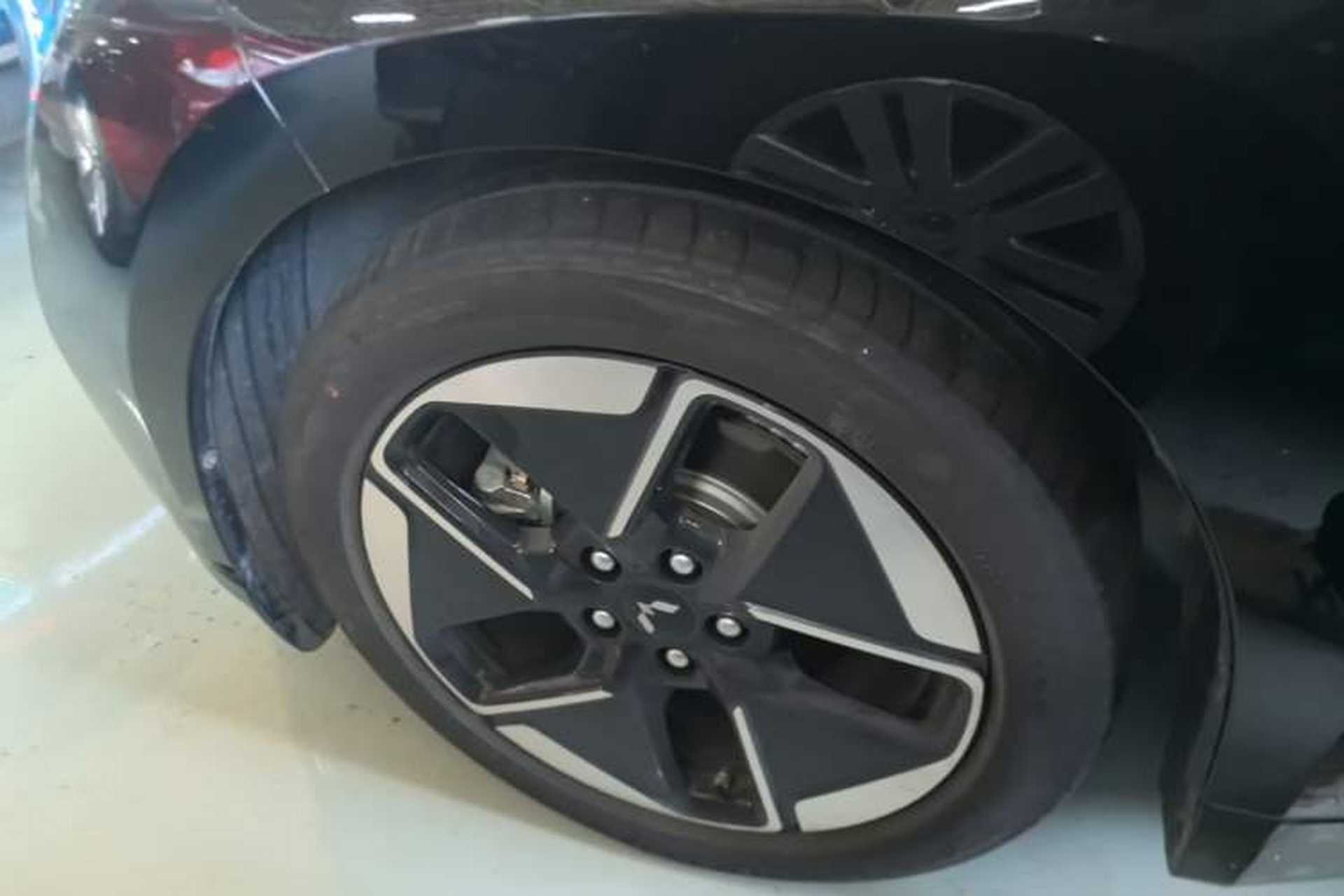 Used Wuling Xingguang 2023 150 Advanced Edition Left Front Wheel Hub