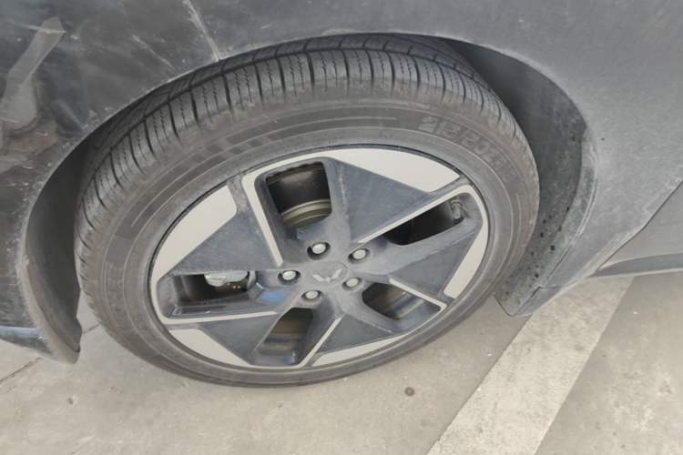 Used Wuling Xingguang 2023 150 Advanced Edition Left Front Wheel Hub