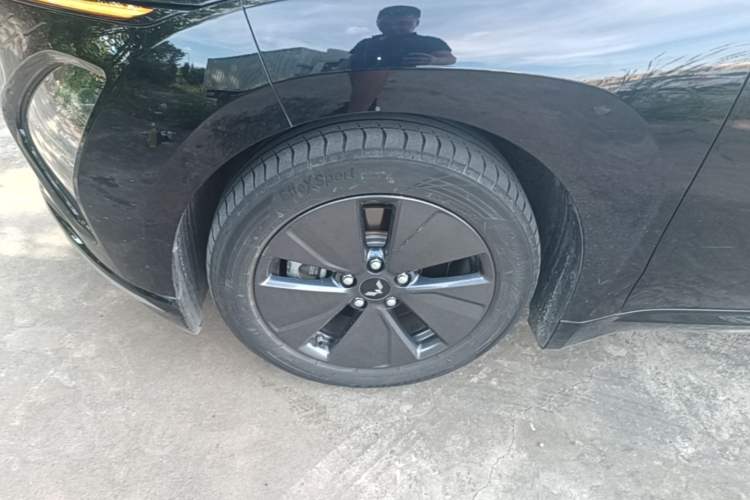 Used Wuling Xingguang 2023 70 Standard Edition Left Front Wheel Hub