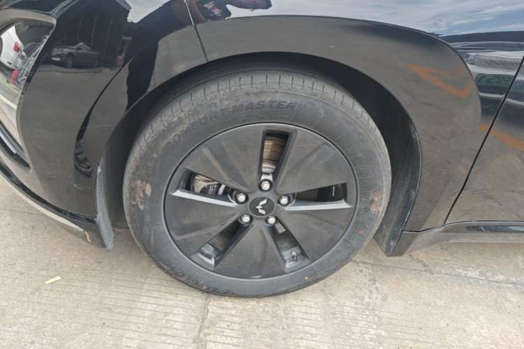 Used Wuling Xingguang 2023 70 Standard Edition Left Front Wheel Hub