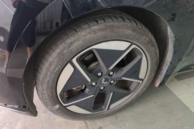 Used Wuling Xingguang 2023 150 Advanced Edition Left Front Wheel Hub