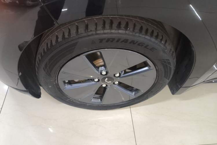 Used Wuling Xingguang 2023 70 Standard Edition Left Front Wheel Hub